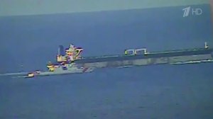 В МИД сообщили, что двое российских моряков с захваченного танкера Marinera едут домой.