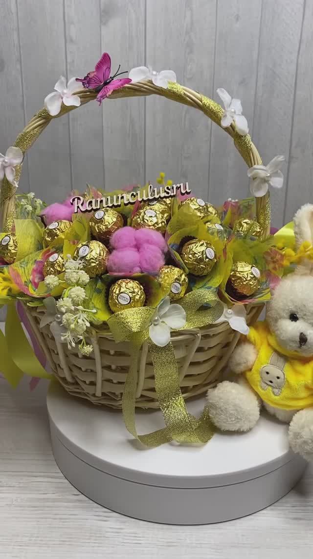 Букет из конфет Ferrero Rocher на выписку смотреть онлайн