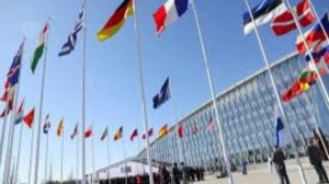 Рютте стремится не допустить выхода США из НАТО при Трампе