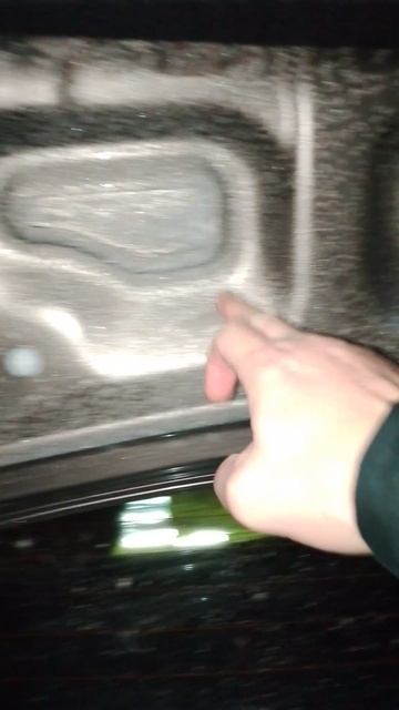 Наледь на внуттренней крышке багажникаа в мороз на Веста ng смотреть онлайн