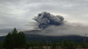 Вулкан Шивелуч на Камчатке выбросил пепел на высоту 7 км над уровнем моря