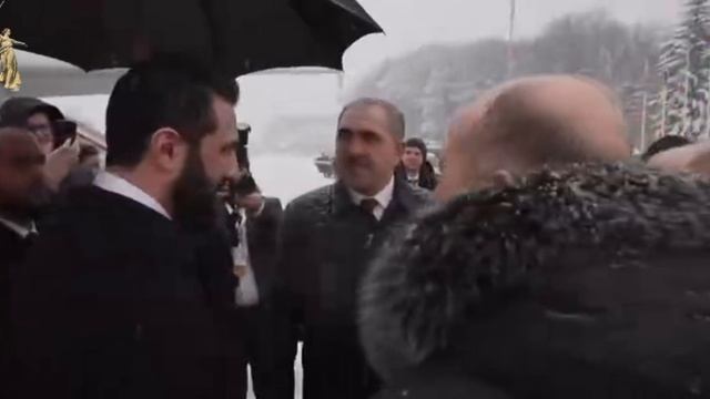 Глава Сирии Ахмед аш-Шараа прилетел в Москву для встречи с Владимиром Путиным. смотреть онлайн