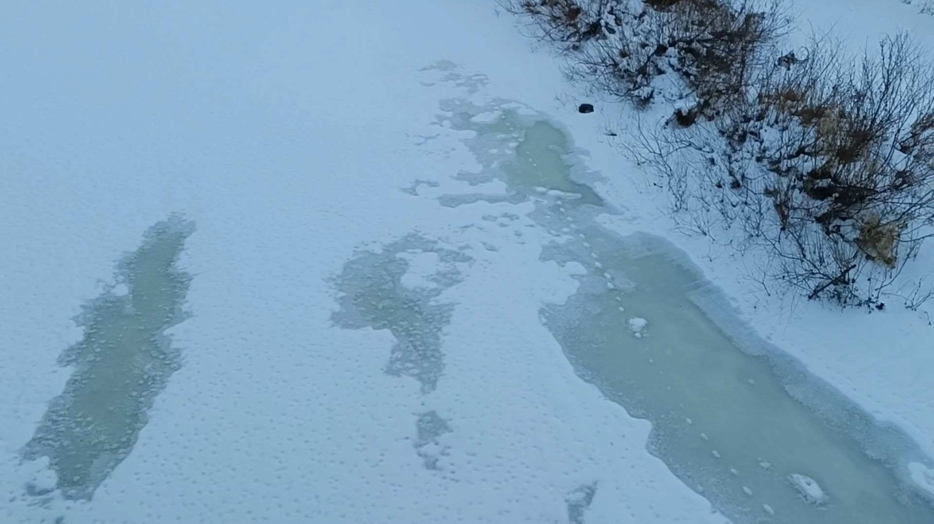 Январский лёд на реке Быстрица смотреть онлайн