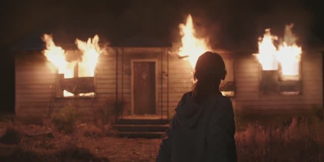 Улыбка (2022) ○ Smile смотреть онлайн