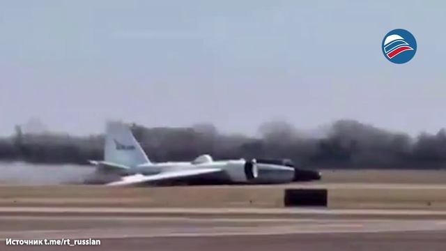 Огненная посадка: самолёт NASA с искрами приземлился из-за отказа шасси в Хьюстоне смотреть онлайн