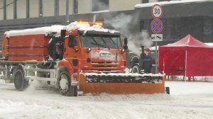 В Москве из-за сильного снегопада действует желтый уровень погодной опасности.