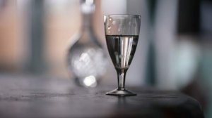 Эксперт рассказал о причинах падения продаж алкоголя в России