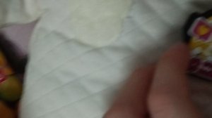 пришла из школы, купила Милане подарок потому что у миланы была температура?