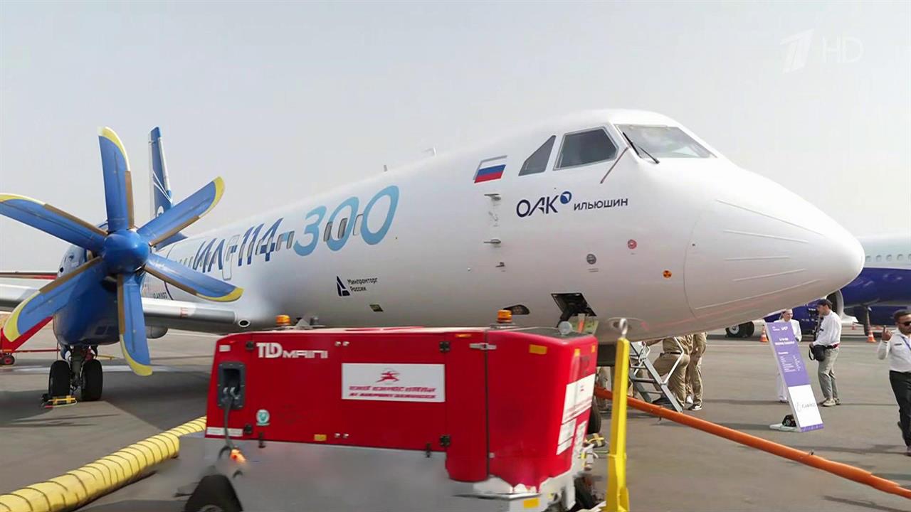 Российские Superjet-100 и Ил-114-300 представлены на крупнейшей авиавыставке Wings India. смотреть онлайн