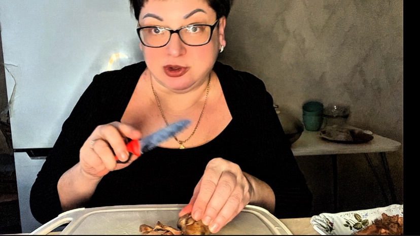 Мой ЛЕНИВЫЙ салат для ПОХУДЕНИЯ! А печенка у меня вареная!Готовлю салат-ешь и худей ! смотреть онлайн