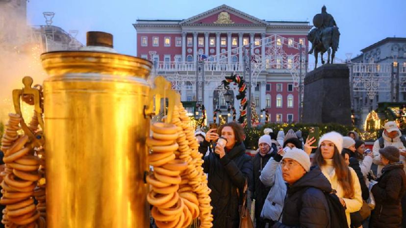 Сергунина пригласила горожан оценить центральные площадки «Зимы в Москве» смотреть онлайн