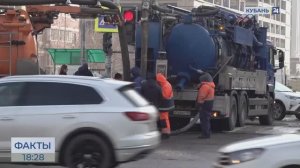 В Краснодаре прорвало канализацию на улице 40 лет Победы