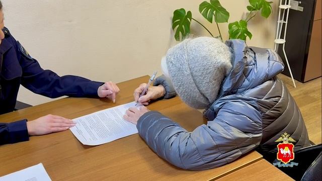 Полиция Челябинска выявила подростка, причастного к обману пяти пенсионеров на 550 тысяч рублей смотреть онлайн