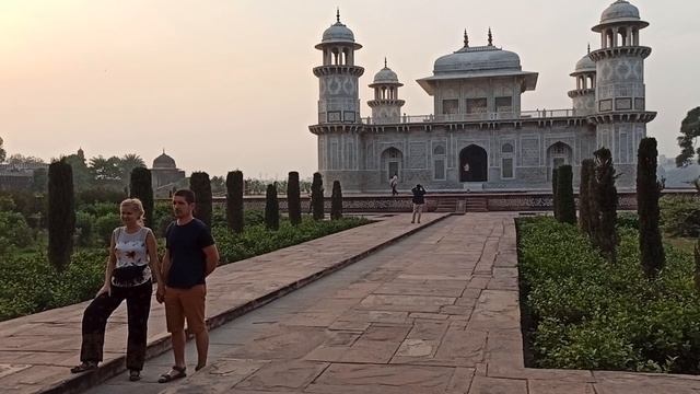 Беби Тадж-маленькая "шкатулка"! смотреть онлайн