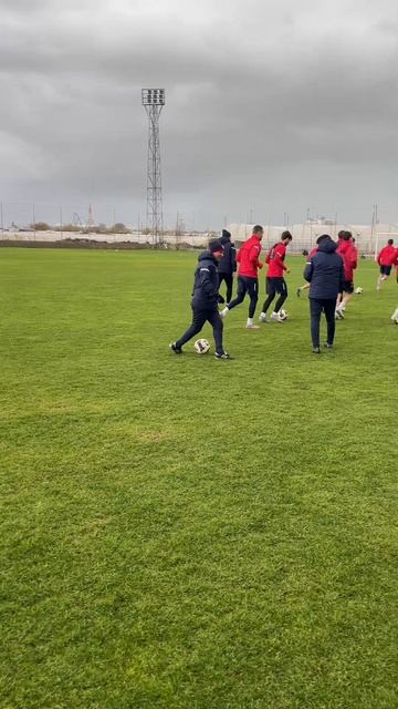 Коротко о погоде в Анталье и вчерашней тренировке😁🌩 смотреть онлайн