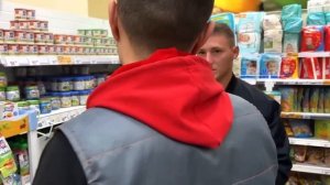 МИГРАНТЫ "ТРАВЯТ" ЛЮДЕЙ, ПРОСРОЧКА, МИГРАНТ НЕЗНАЕТ РУССКОГО ЯЗЫКА И РАБОТАЕТ В ПРОДУКТОВО