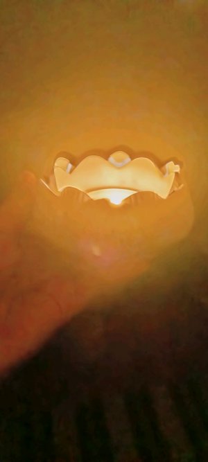 делаю  бумажного дракона на руку