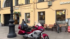 Дневная Москва живая атмосфера улиц и повседневная жизнь