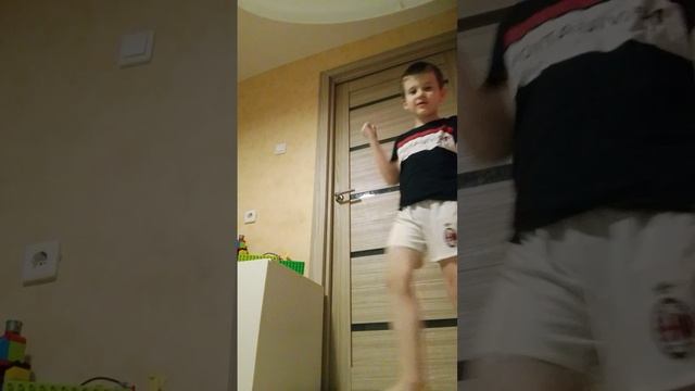 из-за этого видео я решился телефона на месяц