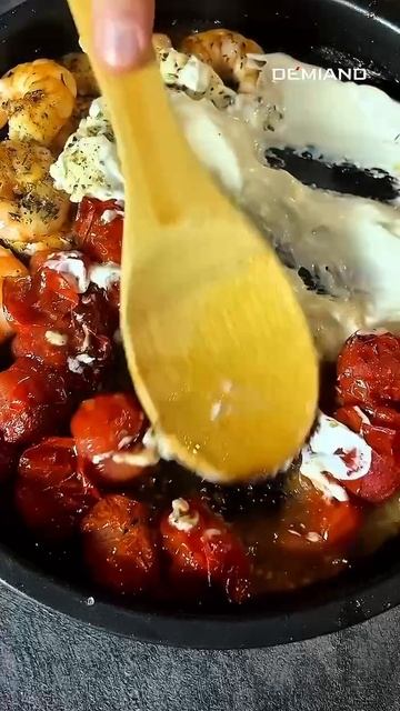 Паста с фетаксой, черри и креветками 🍝 смотреть онлайн