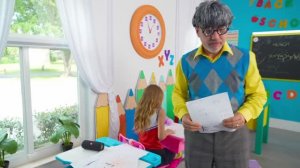 Настя помогает учителю обрести уверенность