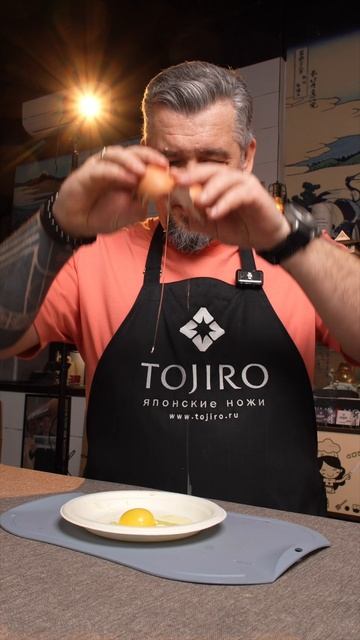 Яичница в тарелке за 2 минуты. Без сковородки! смотреть онлайн