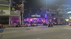 Ночное веселье на Централ Стрит в Паттайя 😁 🎶💃🕺