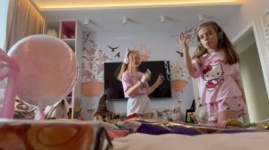 Ночёвка с подругой проклятая кукла у нас дома