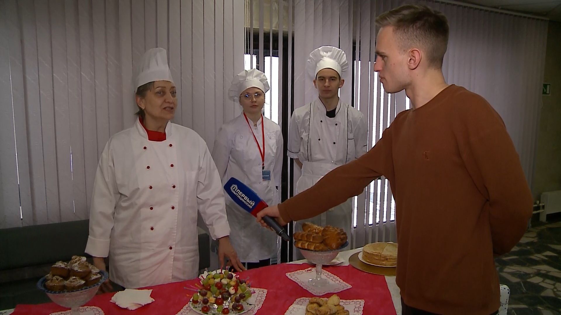 (12+) Мытищинские школьники выбирают будущую профессию смотреть онлайн