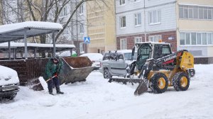 Жители и коммунальщики объединяются в борьбе с непогодой