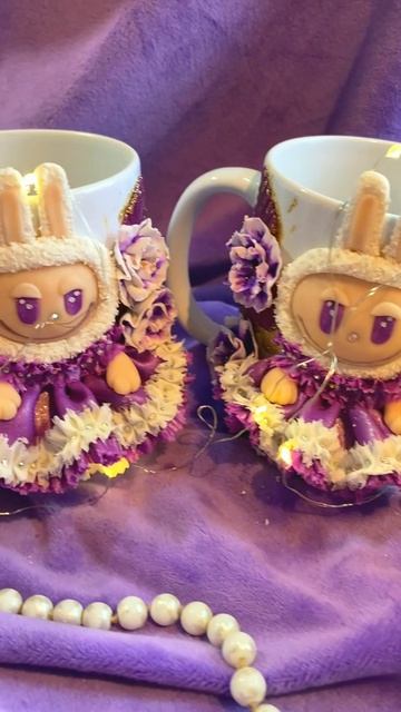 Кружка с куклой Лабубу декор из полимерной глины смотреть онлайн