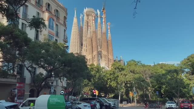 Прогулка по Испании, Барселона смотреть онлайн