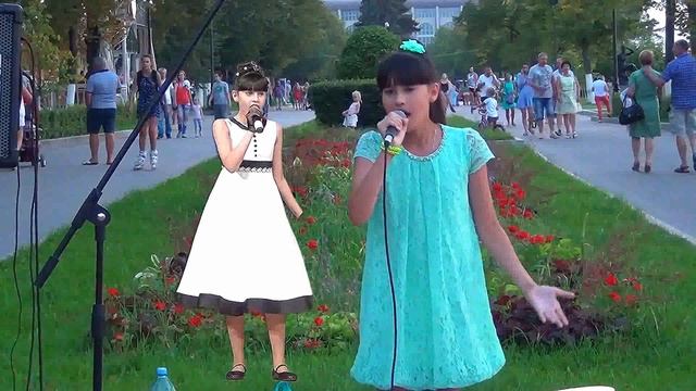 Диана и Диана Анкудинова - "Нет, я ни о чём не жалею" (композит AI) смотреть онлайн