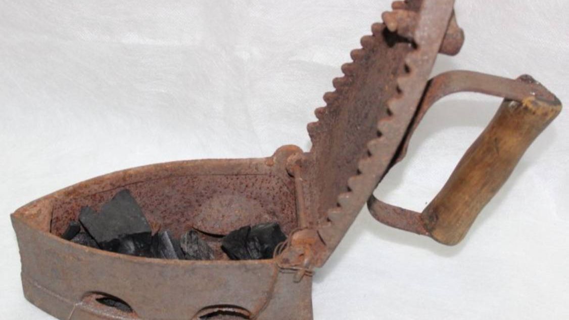 Как у нас появился первый утюг в нашем хозяйстве. смотреть онлайн