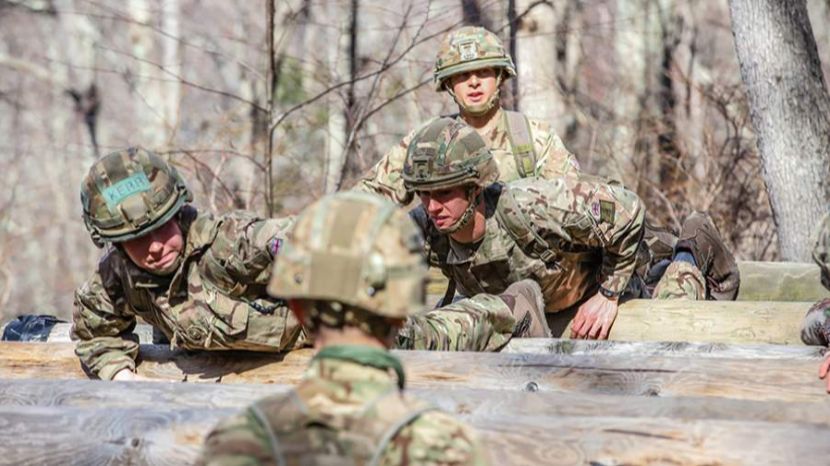 В Британии заявили об увеличении числа своих военных на Украине смотреть онлайн