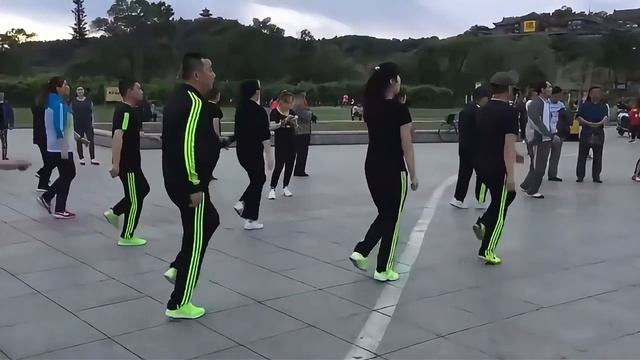 Класс классный ролик. Рекомендую посмотреть послушать, и поставить лайк смотреть онлайн