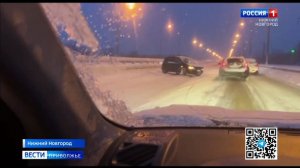 На дамбе Борского моста в сторону Нижнего Новгорода машина влетела в отбойник