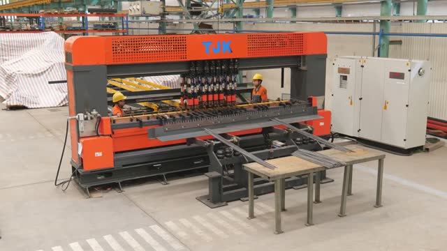 Станок для сварки сетки многофункциональный TJK HW-DY4000 смотреть онлайн