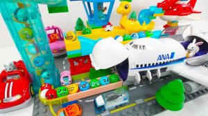 СТРОИМ ГОРКУ ДЛЯ ШАРИКОВ С САМОЛЕТОМ КАТАЕМ ШАРИКИ ДЛЯ ДЕТЕЙ ДЕТСКИЙ КАНАЛ ИГРАЛКИ-ЗАЛИПАЛКИ