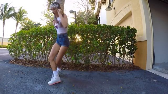 Киски на движе. 18+. Эротика смотреть онлайн