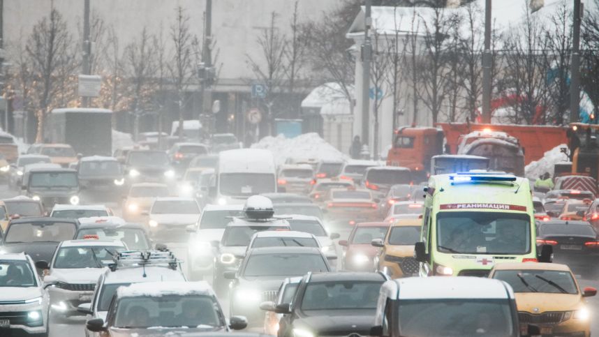 Москва засыпана снегом: обновлен 30-летний рекорд смотреть онлайн