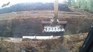 Строим переезд через канаву 2. Building of a ditch crossing. Cat 312C.