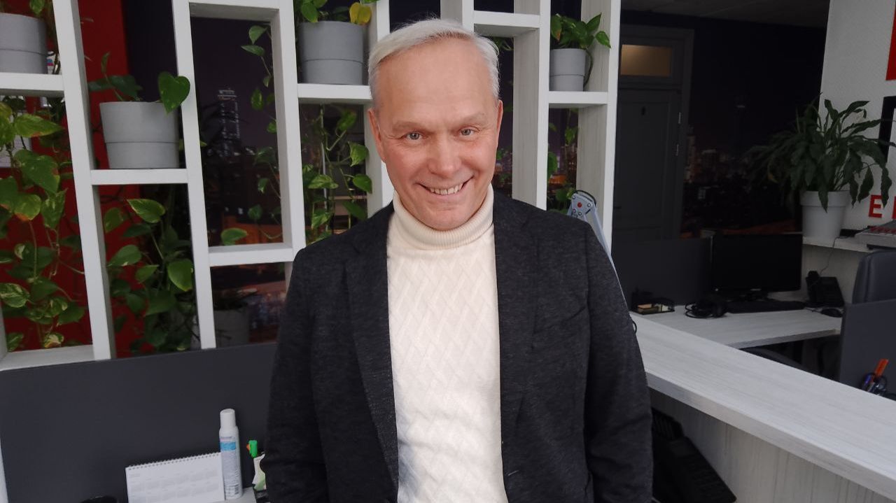 Школьникам, не сдавшим ОГЭ, дали еще один шанс! смотреть онлайн