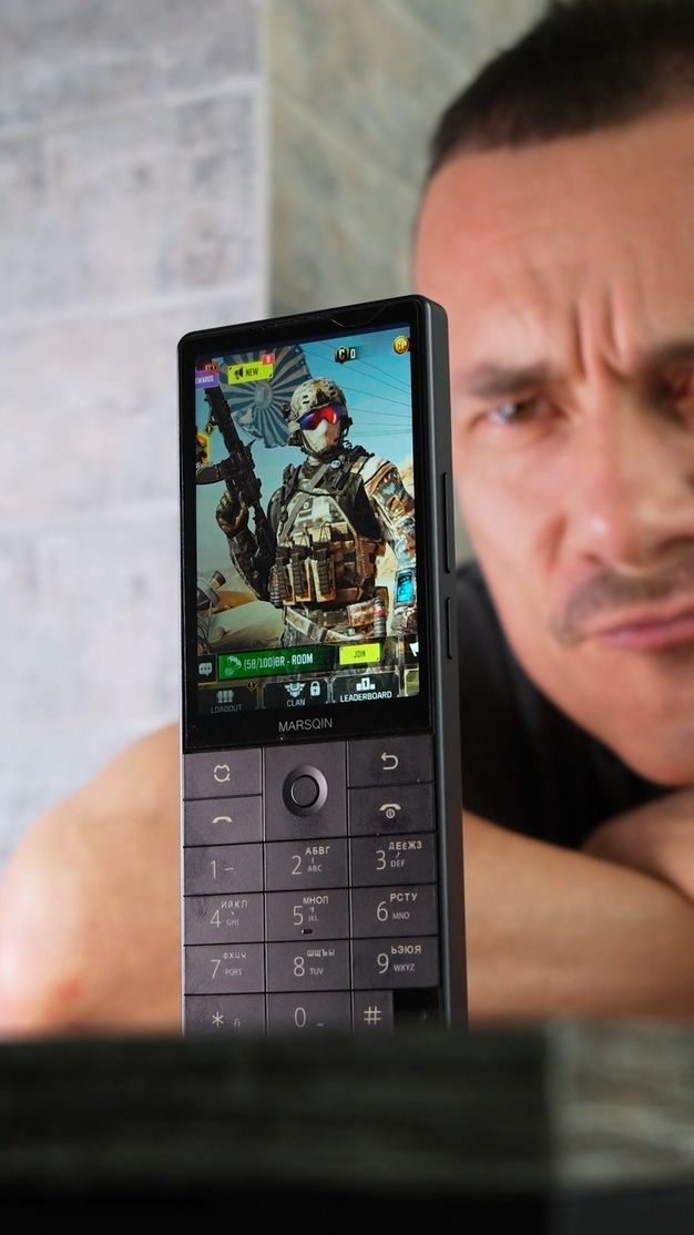 Кнопочник на стероидах - QIN F25 смотреть онлайн