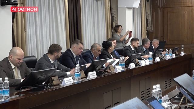 КУРИТЬ СИГАРЕТЫ И КАЛЬЯНЫ БЛИЖЕ, ЧЕМ В ПЯТИ МЕТРАХ ОТ АВТОБУСНЫХ ОСТАНОВОК ЗАПРЕТЯТ НА КАМЧАТКЕ смотреть онлайн