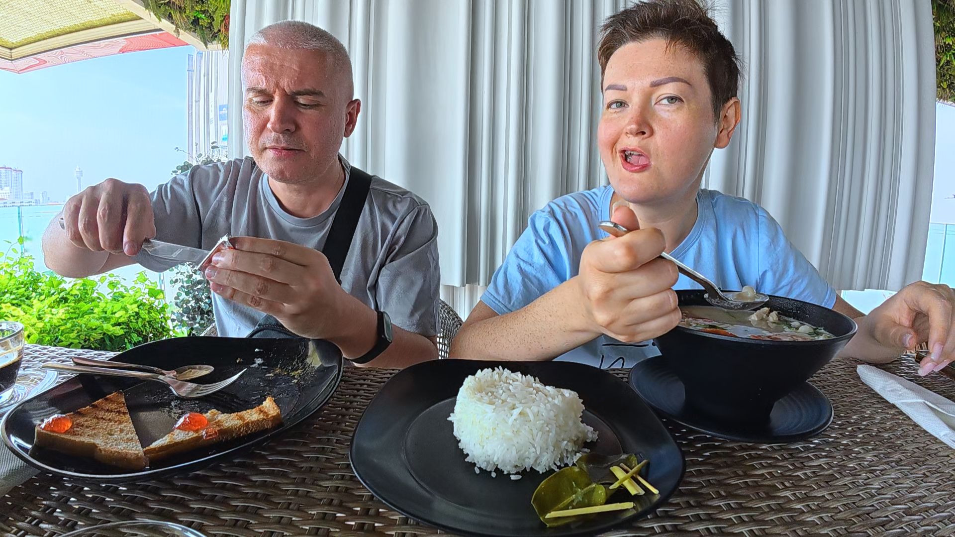 Мукбанг хотели ШИКАНУТЬ, итог я в БЕШЕНСТВЕ! Моё мнение НЕ КУПИШЬ! Неудачный завтрак в кафе Таиланд смотреть онлайн