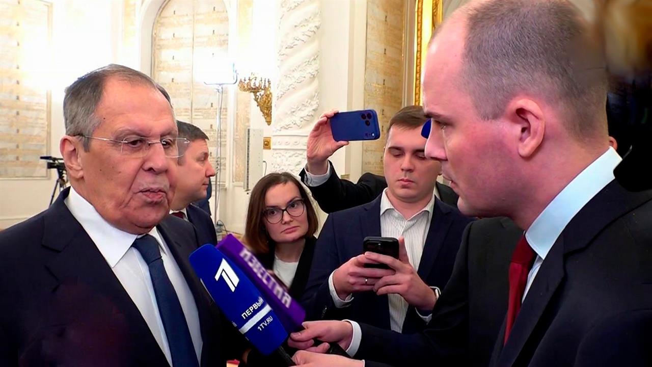 Лавров объяснил, какие гарантии безопасности для Украины не примет РФ. смотреть онлайн