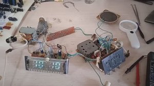 Разобрал армянские радио-часы "Электроника 25"