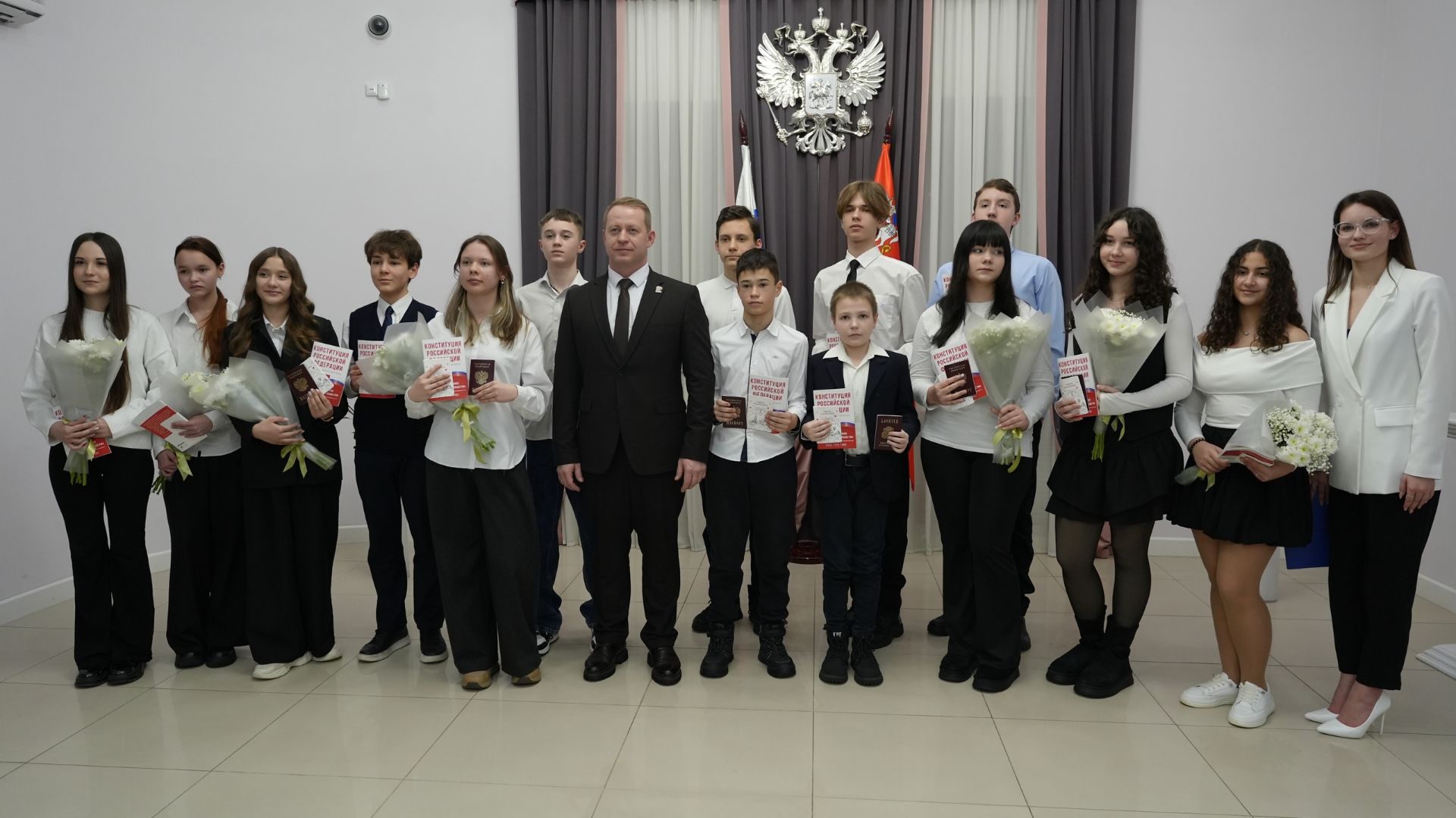 14 пушкинских школьников получили первые паспорта смотреть онлайн