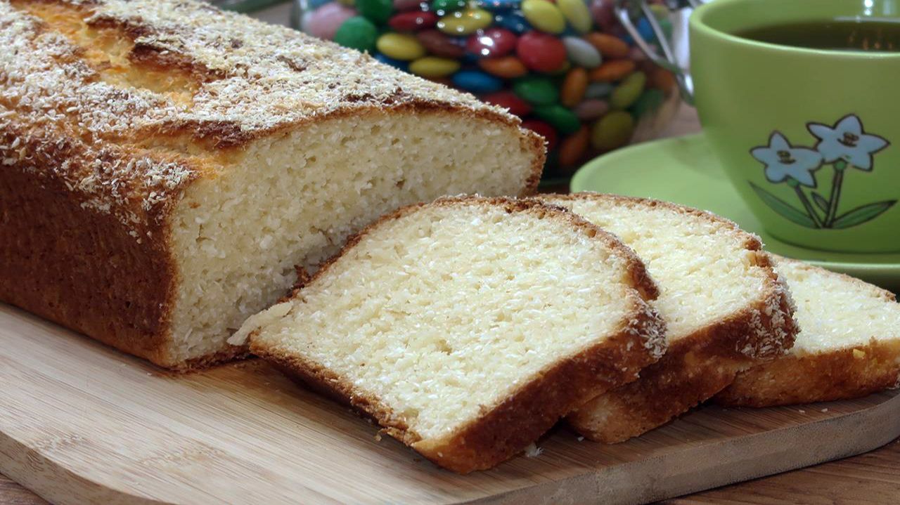 Кекс на кефире с манкой и кокосовой стружкой смотреть онлайн